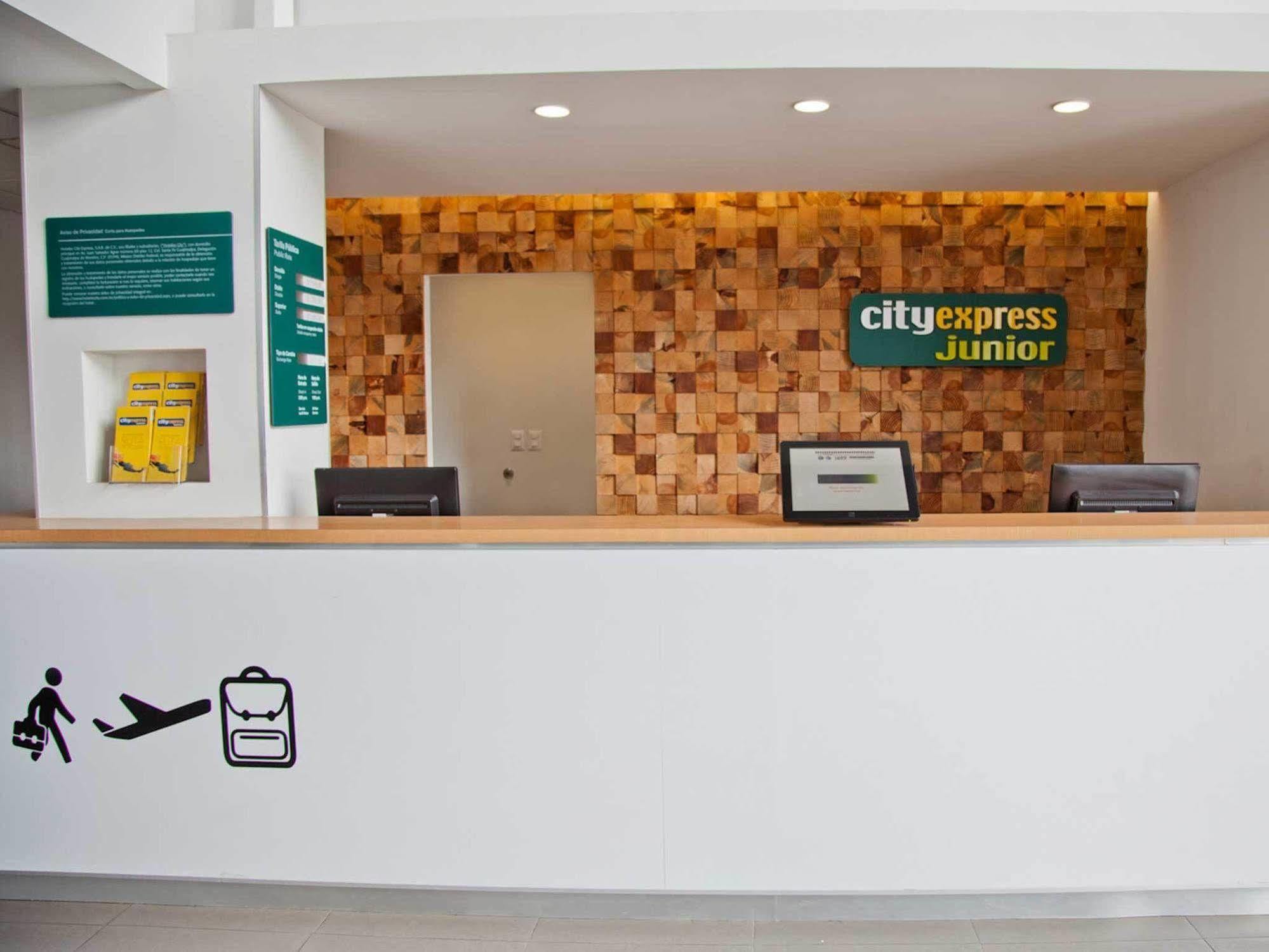 City Express Junior By Marriott Ciudad Del Carmen Aeropuerto Exteriör bild